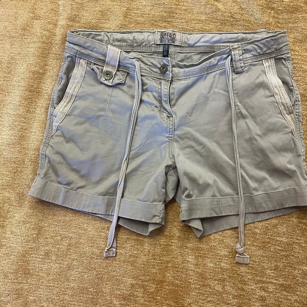 Buffalo casual,cuffed shorts